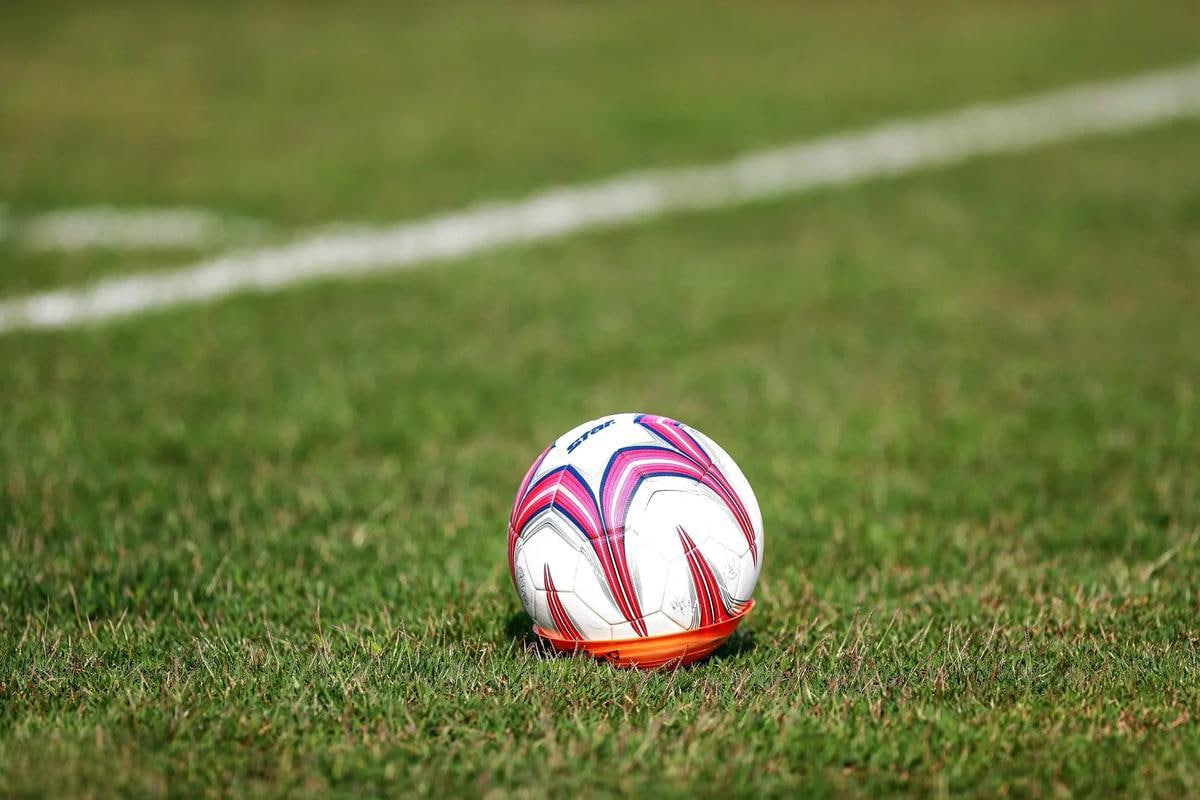 篮球社区讨论交流场景